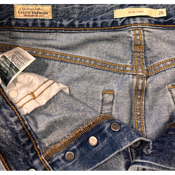 Levi’s Icon Skirt Denim Mini Vintage Style Button Fly Size 26 Y2K Levi’s - Picture 5 of 6